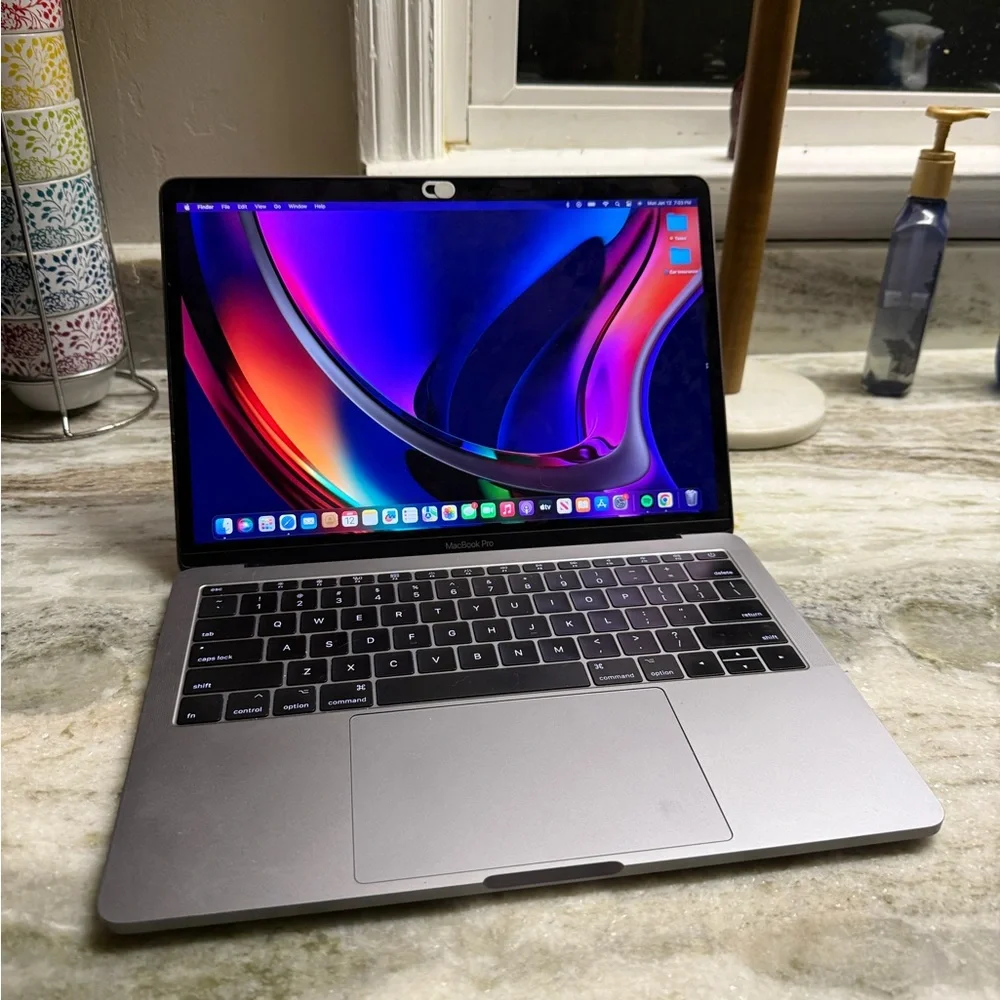 2017 Apple MacBook Pro 13‑inch (Reset to Factory Settings) - Picture 1 of 5